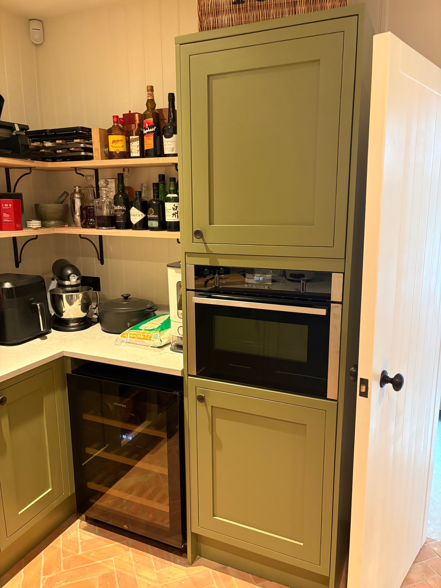 Kitchens & Bathrooms — photo 36